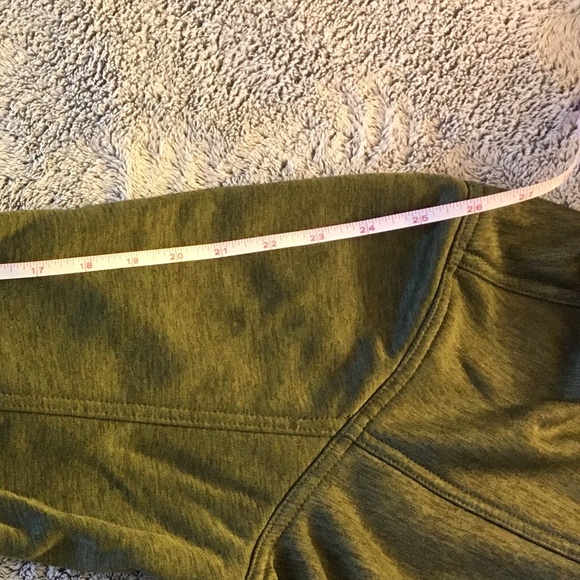 Oakley zipup hooded green jacket, good condition - Picture 8 of 11